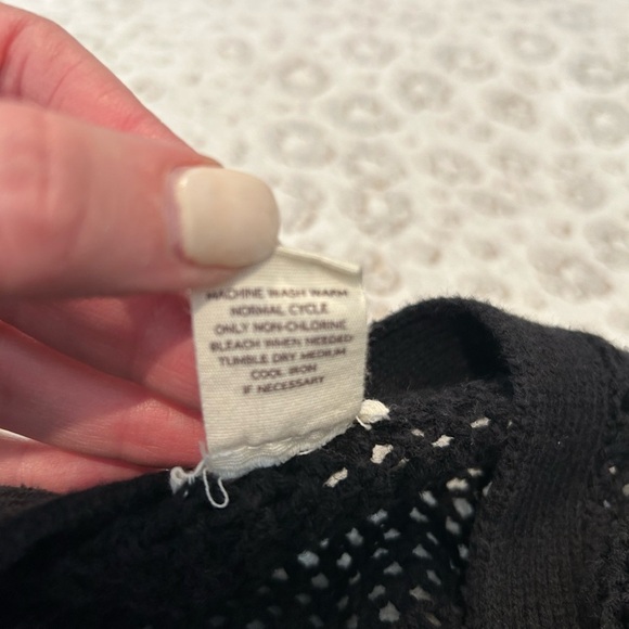 Women’s Size Large Netted Cardigan - Picture 6 of 6